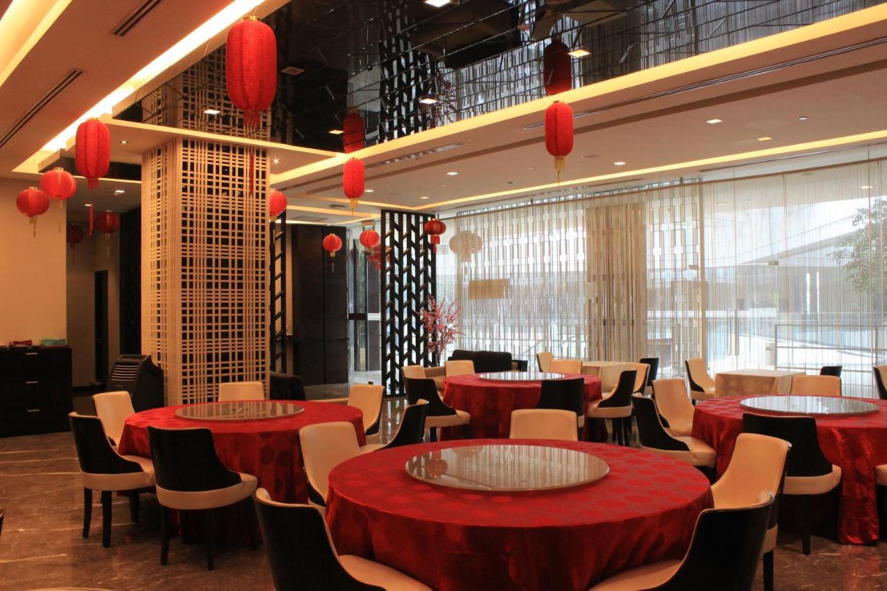 Po Hotel Semarang Bagian luar foto