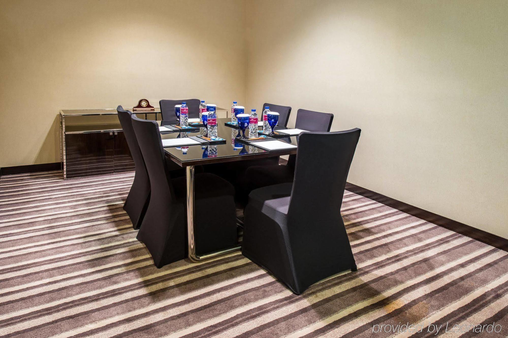 Po Hotel Semarang Bagian luar foto