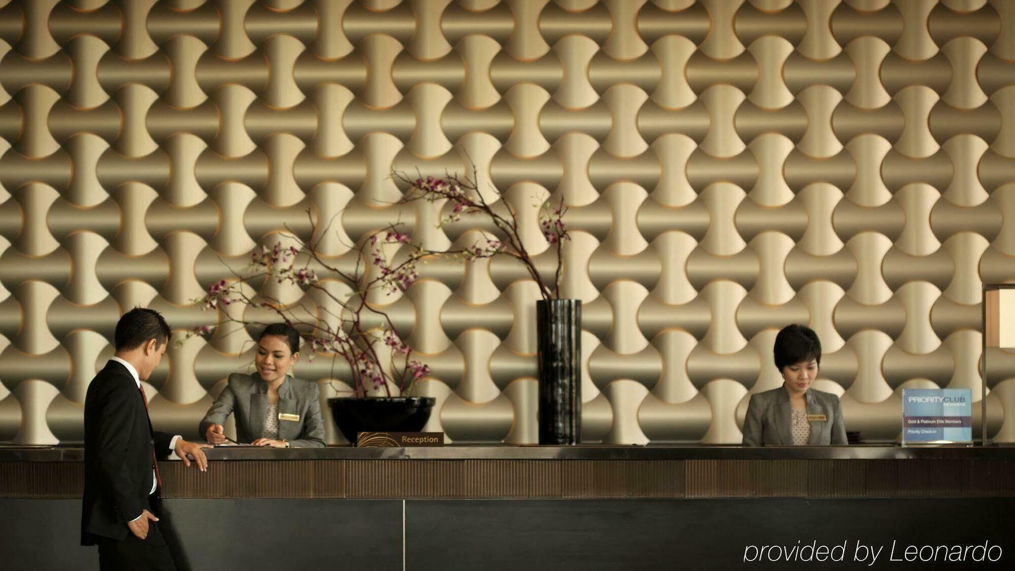 Po Hotel Semarang Bagian luar foto